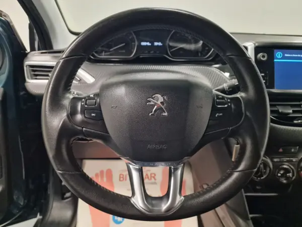 Peugeot 2008 1.2 PureTech Style 71