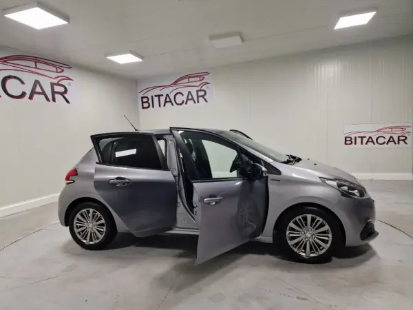 Peugeot 208 1.5 BLUEHDI 102CV SIGNATURE GPS CAM. TRASEIRA 12