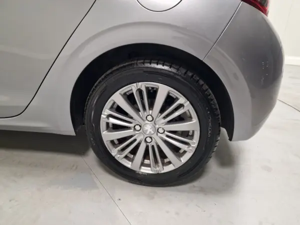 Peugeot 208 1.5 BLUEHDI 102CV SIGNATURE GPS CAM. TRASEIRA 17