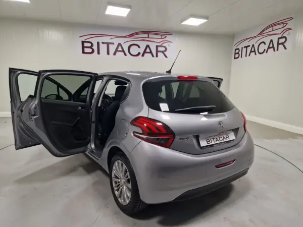 Peugeot 208 1.5 BLUEHDI 102CV SIGNATURE GPS CAM. TRASEIRA 30