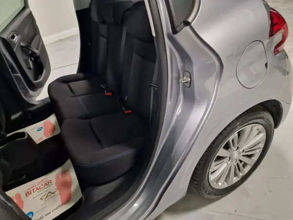 Peugeot 208 1.5 BLUEHDI 102CV SIGNATURE GPS CAM. TRASEIRA 39