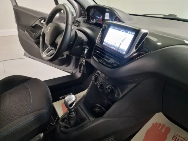 Peugeot 208 1.5 BLUEHDI 102CV SIGNATURE GPS CAM. TRASEIRA 50