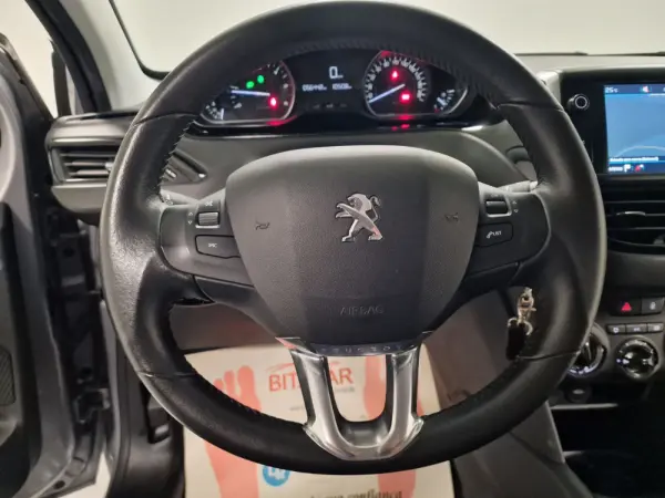 Peugeot 208 1.5 BLUEHDI 102CV SIGNATURE GPS CAM. TRASEIRA 70