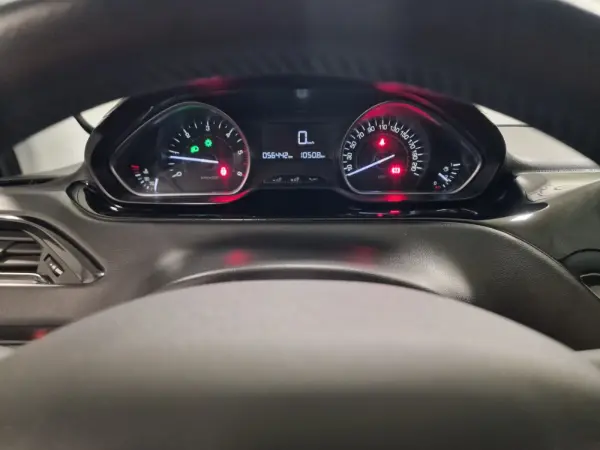 Peugeot 208 1.5 BLUEHDI 102CV SIGNATURE GPS CAM. TRASEIRA 72