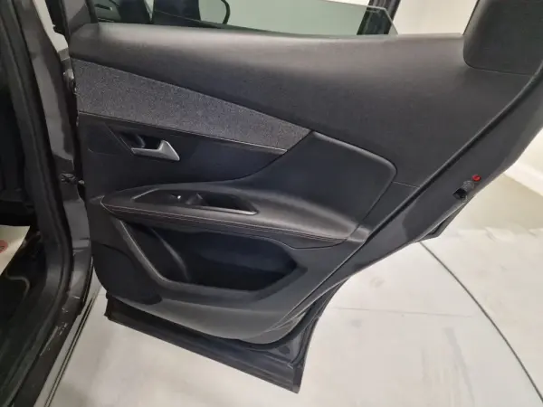 Peugeot 3008 1.5 BlueHDi GT Line J19 52