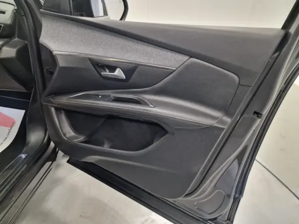 Peugeot 3008 1.5 BlueHDi GT Line J19 56