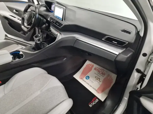 Peugeot 3008 1.5 BlueHDi Allure 17