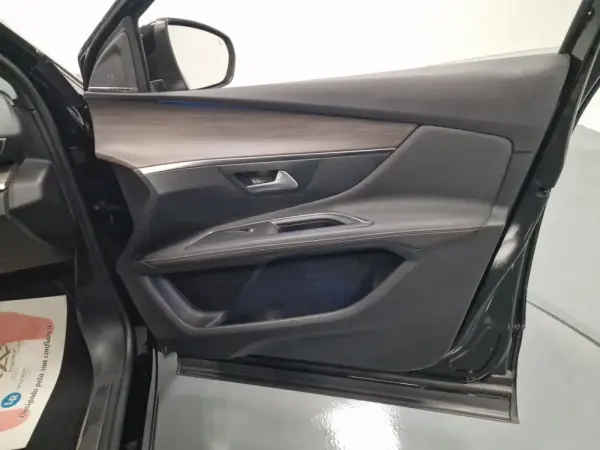 Peugeot 3008 1.6 Hybrid4 GT Line e-EAT8 69