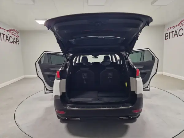 Peugeot 5008 1.66 BLUEHDI 120CV GTLINE TETO DE ABRIR 39