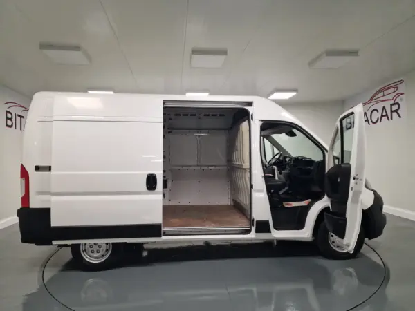 Peugeot Boxer 2.2 BlueHDi 335 L2H2 Pro GPS CAM. TRASEIRA IVA DEDUTIVEL 28