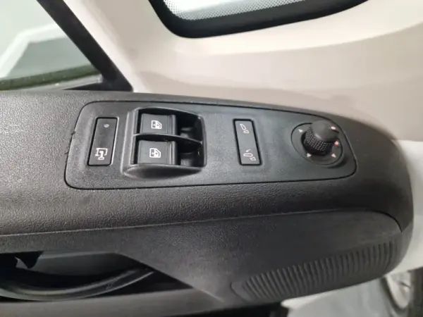 Peugeot Boxer 2.2 BlueHDi 335 L2H2 Pro GPS CAM. TRASEIRA IVA DEDUTIVEL 37