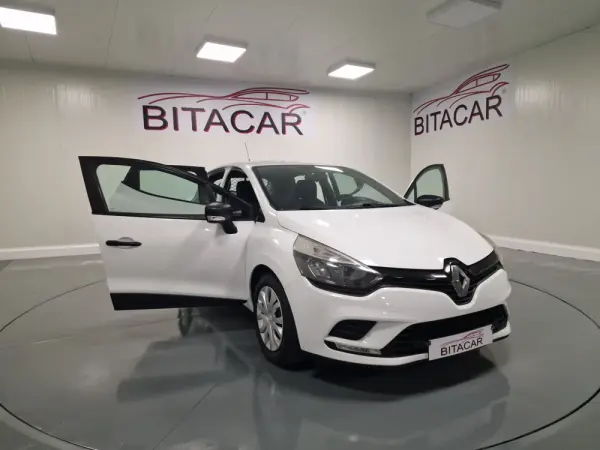 Renault Clio SOCIETE 1.5 DCI ZEN IVA DEDUTÍVEL 26