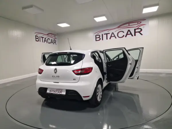 Renault Clio SOCIETE 1.5 DCI ZEN IVA DEDUTÍVEL 35