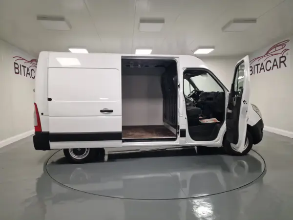 Renault Master 2.3 DCI L2H2 130CV IVA DEDUTIVEL 40