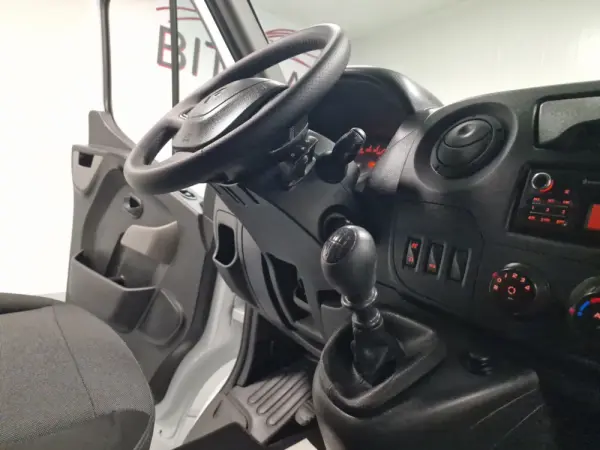 Renault Master 2.3 DCI L2H2 130CV IVA DEDUTIVEL 50