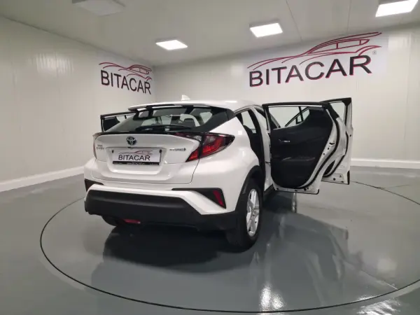 Toyota C-HR 1.8 Hybrid Comfort 42