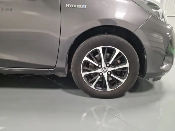 Toyota Yaris 1.5 HSD Comfort 5