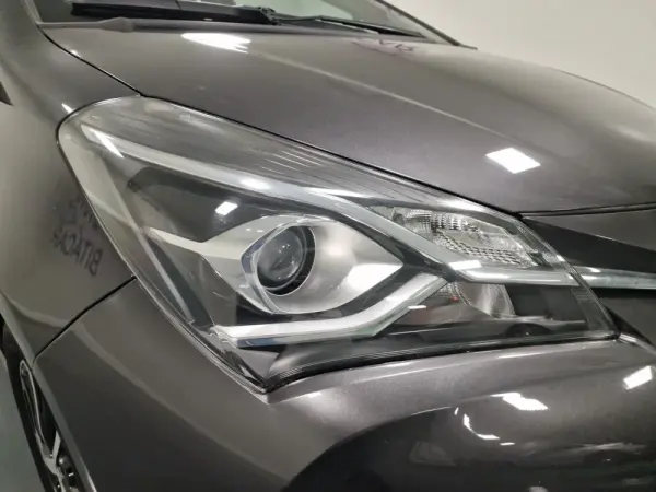 Toyota Yaris 1.5 HSD Comfort 13