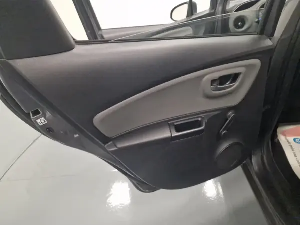 Toyota Yaris 1.5 HSD Comfort 31