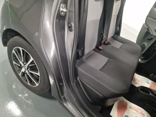 Toyota Yaris 1.5 HSD Comfort 36