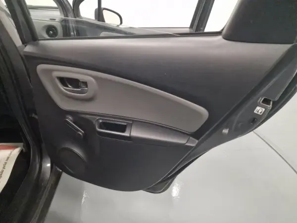 Toyota Yaris 1.5 HSD Comfort 38