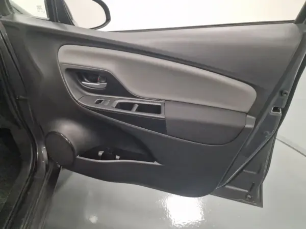 Toyota Yaris 1.5 HSD Comfort 41