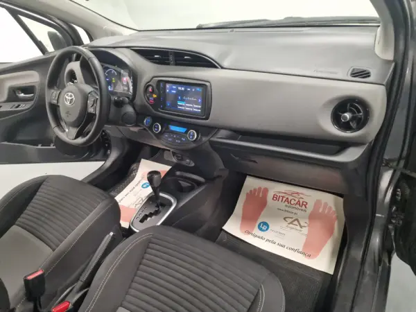 Toyota Yaris 1.5 HSD Comfort 44