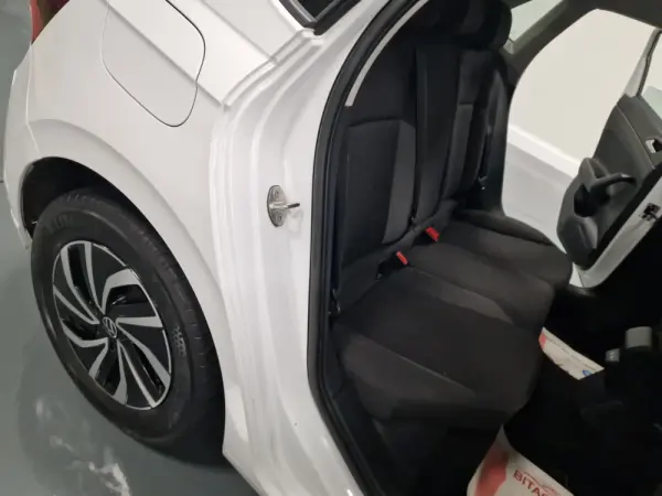 Volkswagen Polo 1.0 TSI Life 28