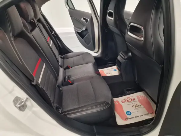 Mercedes-Benz A 180 CDi BlueEfficiency AMG Line 53