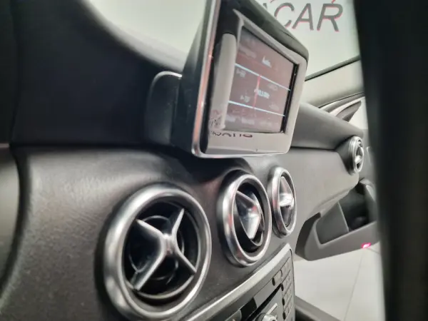 Mercedes-Benz A 180 CDi BlueEfficiency AMG Line 72