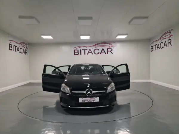 Mercedes-Benz A 180 d Urban 16