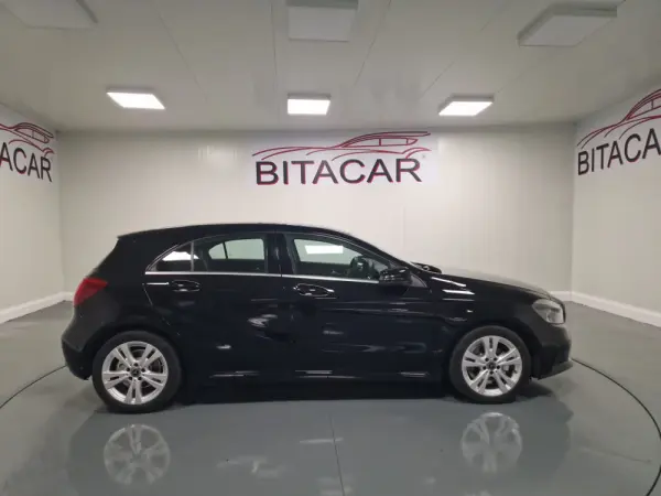Mercedes-Benz A 180 d Urban 32