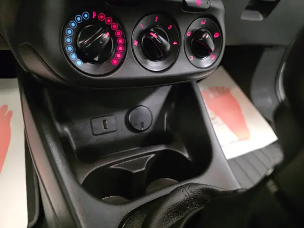 Opel Corsa 1.3 CDTI VAN IVA DEDUTÍVEL 76