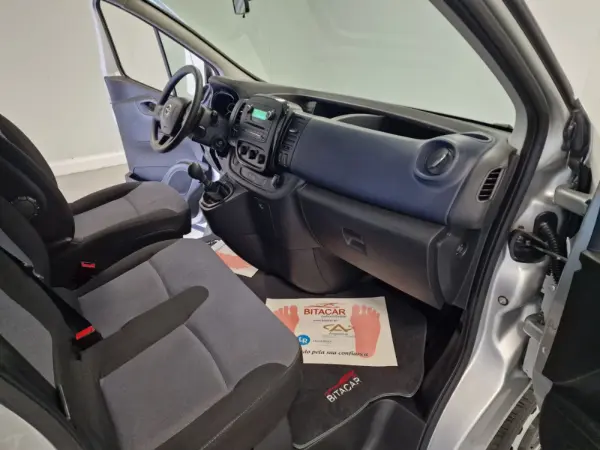 Opel Vivaro COMBI 1.6 CDTI L1H1 APENAS 28.000KMS 58€ IUC 63