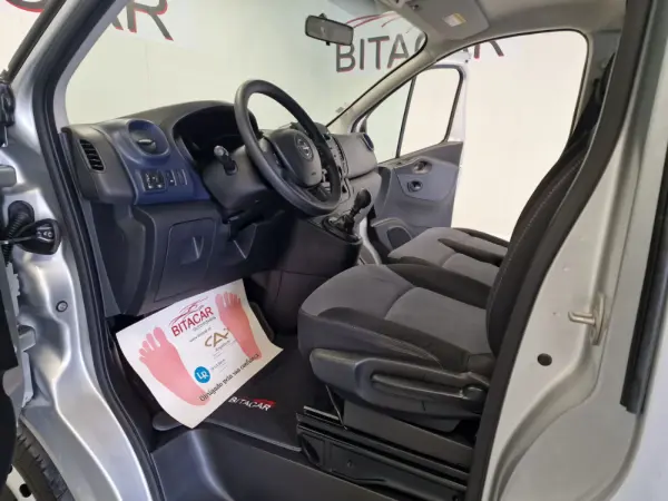 Opel Vivaro COMBI 1.6 CDTI L1H1 APENAS 28.000KMS 58€ IUC 75