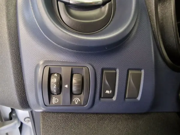 Opel Vivaro COMBI 1.6 CDTI L1H1 APENAS 28.000KMS 58€ IUC 77