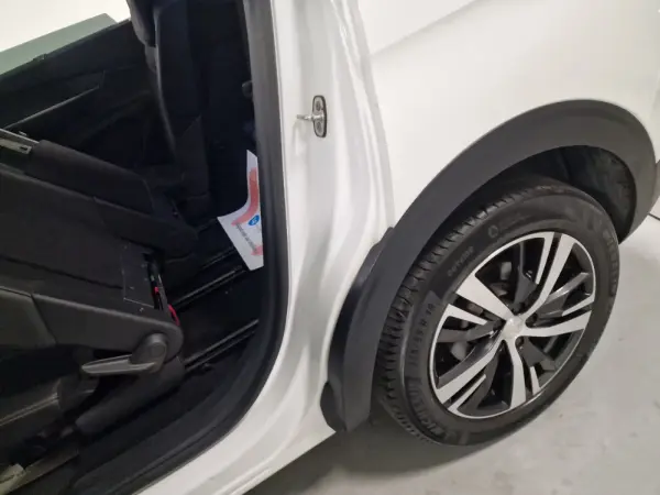 Peugeot 5008 1.6 BLUEHDI 120CV GTLINE TETO DE ABRIR 51