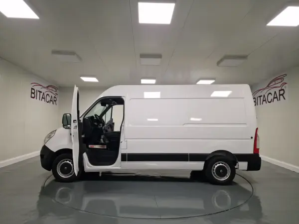 Renault Master L2H2 2.3 DCI 130CV GPS CAM TRASEIRA IVA DEDUTIVEL 35