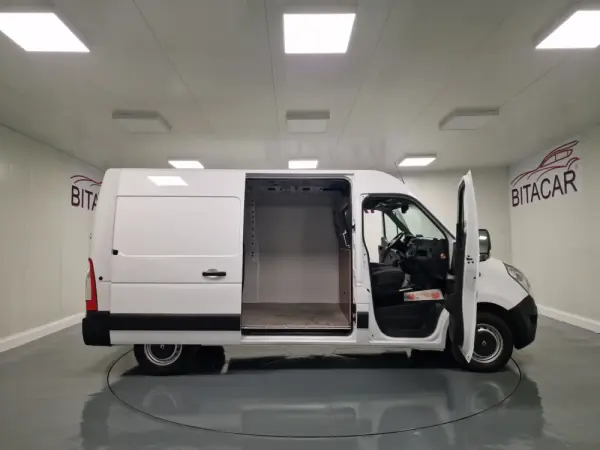 Renault Master L2H2 2.3 DCI 130CV GPS CAM TRASEIRA IVA DEDUTIVEL 44