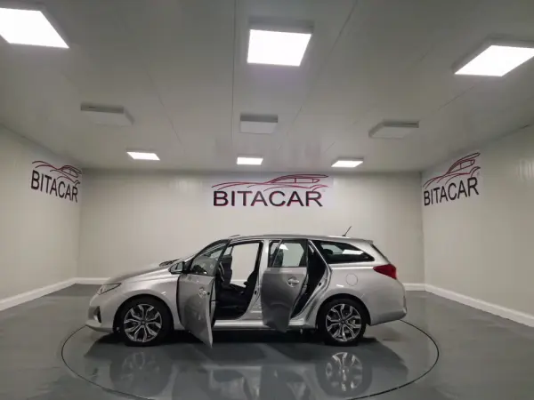 Toyota Auris Touring Sports 1.4 D-4D Active+AC 30