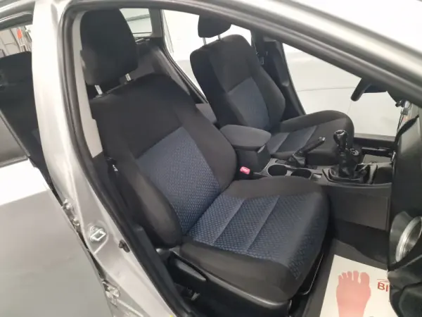 Toyota Auris Touring Sports 1.4 D-4D Active+AC 46