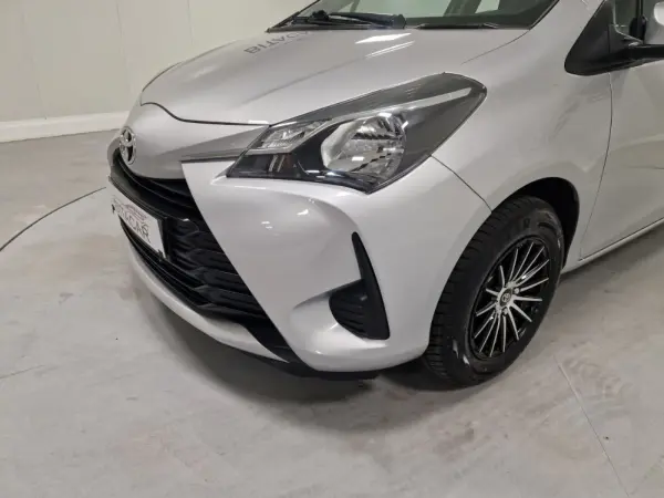 Toyota Yaris 1.0 VVT-i Active+AC 8