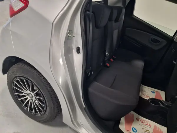 Toyota Yaris 1.0 VVT-i Active+AC 49