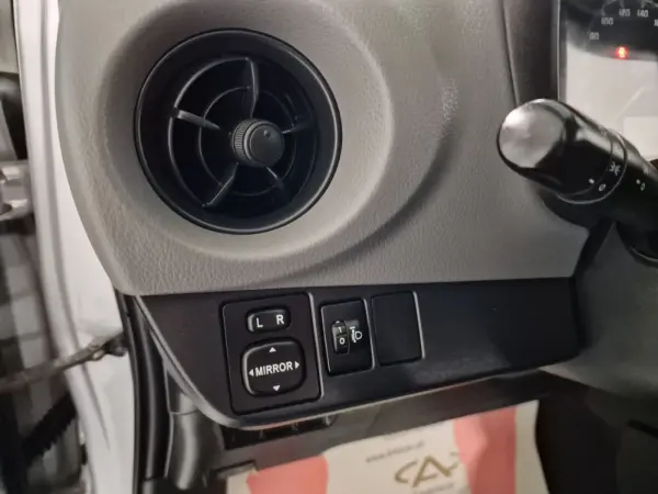 Toyota Yaris 1.0 VVT-i Active+AC 61