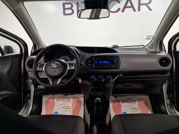Toyota Yaris 1.0 VVT-i Active+AC 72