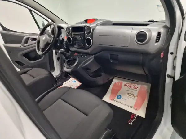 Citroën Berlingo 1.6 BLUEHDI 5 LUGARES 44