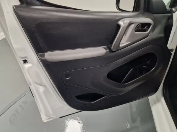 Citroën Berlingo 1.6 BLUEHDI 5 LUGARES 49