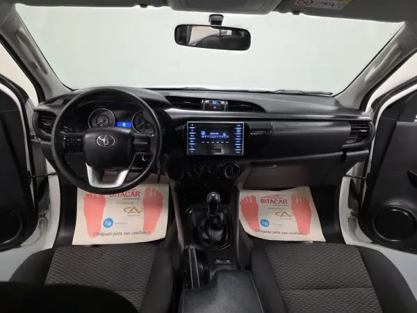 Toyota Hilux 2.4 D-4D 2WD CD 13