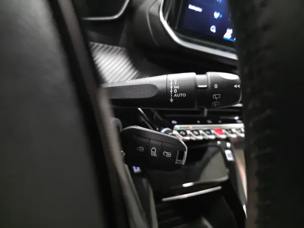 Peugeot 208 ALLURE 85