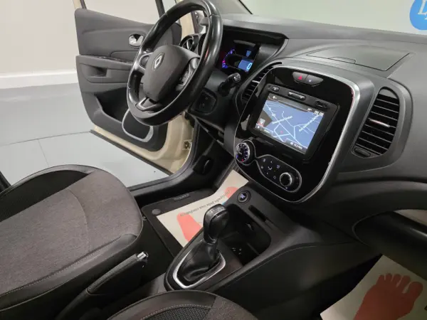 Renault Captur 1.5 DCI EXCLUSIVE 9